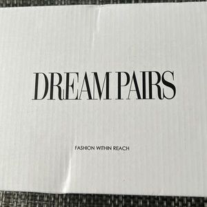 Women’s shoes size 8